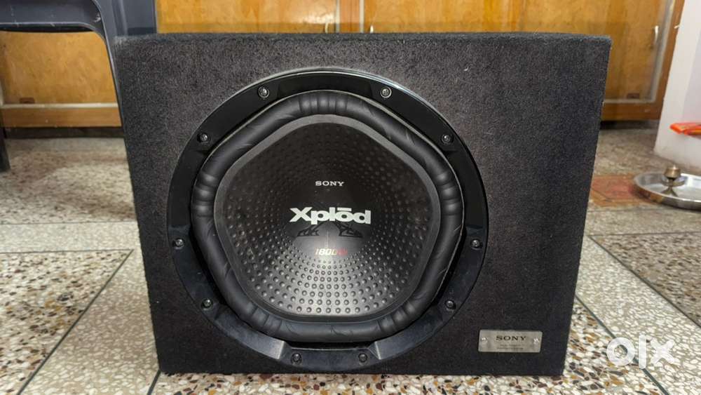 Sony amplifier and basstube in new condition