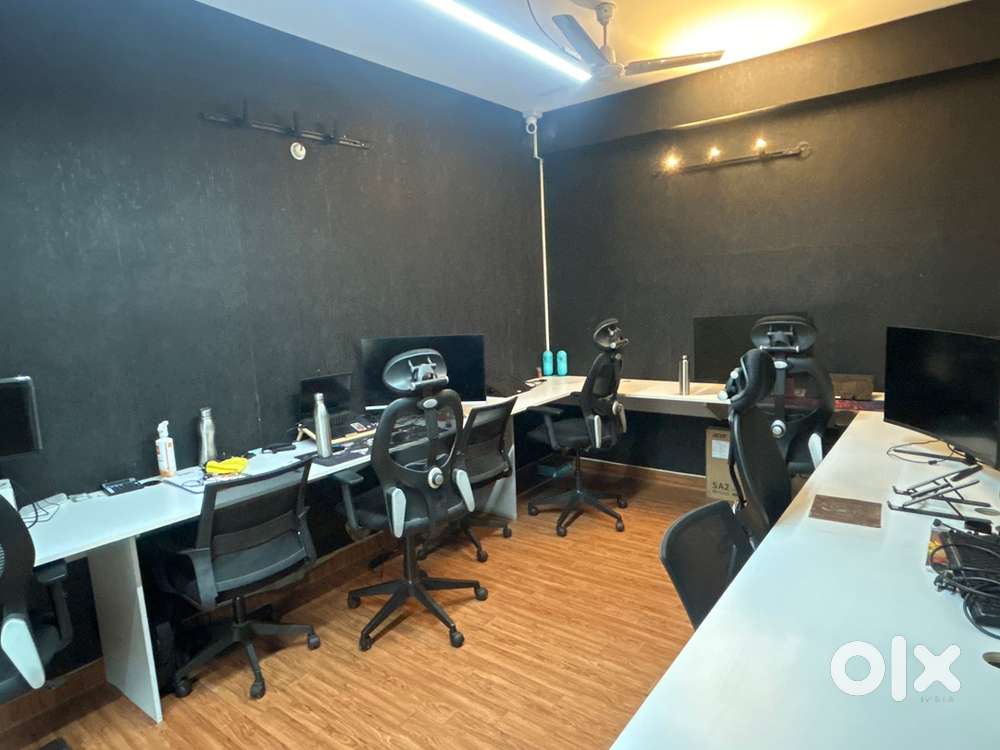 Office space 1600 sft with fully furnished