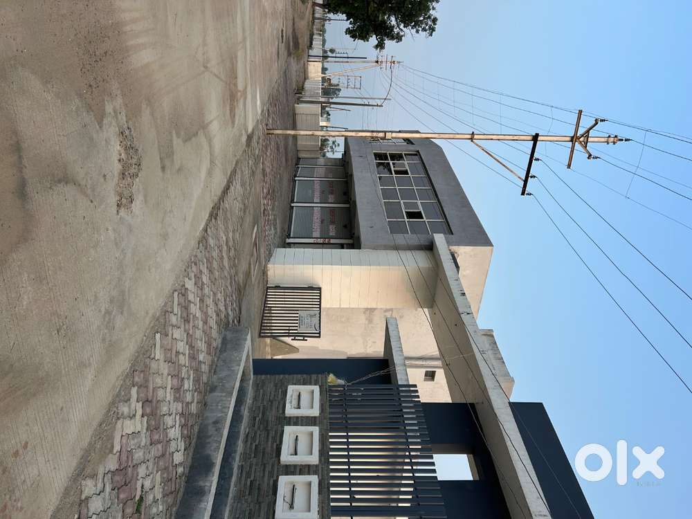 Plot for sale 1000 sf maker palm vista bagli Hosangabad road