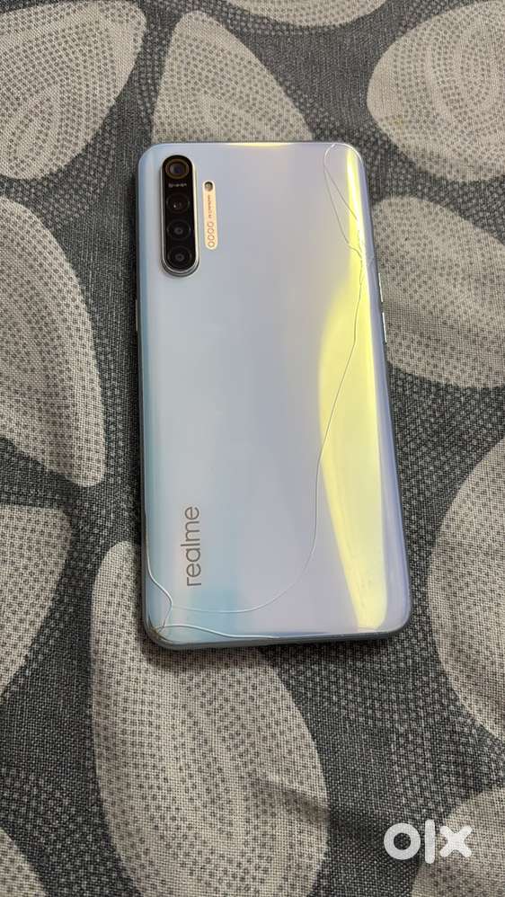 Realme XT peral white 4/64