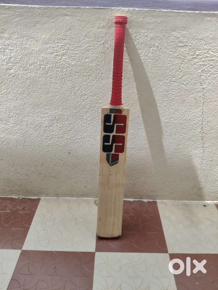 SS Gusty Grade 1 Kashmir Willow - Stitch Ball bat