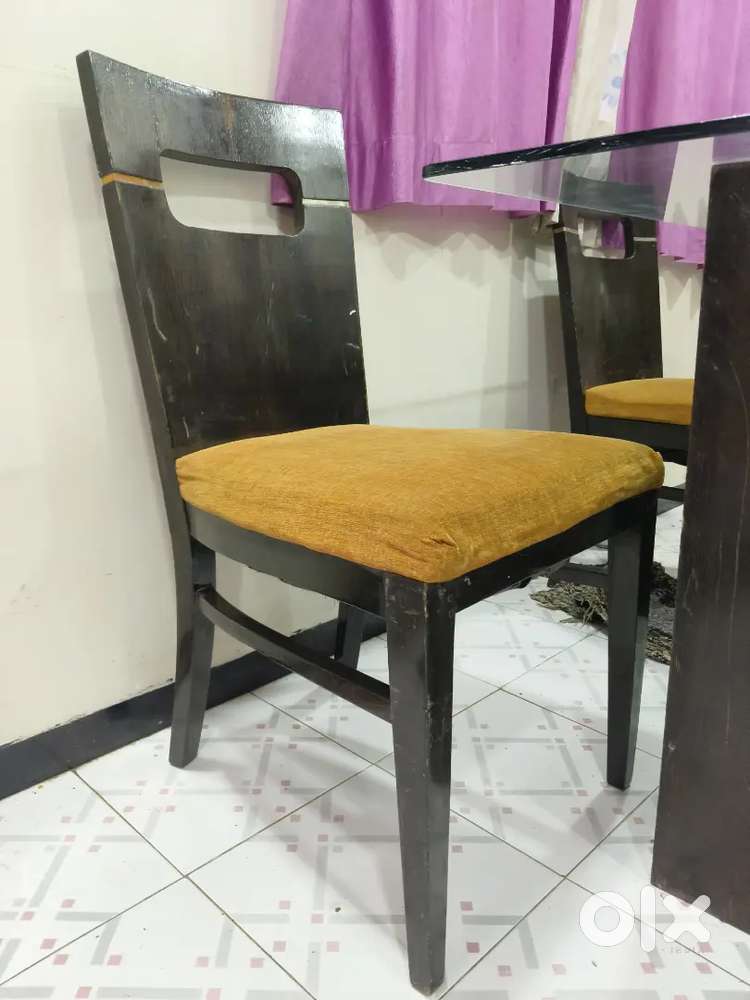 Dining Table for family of 4 and 6