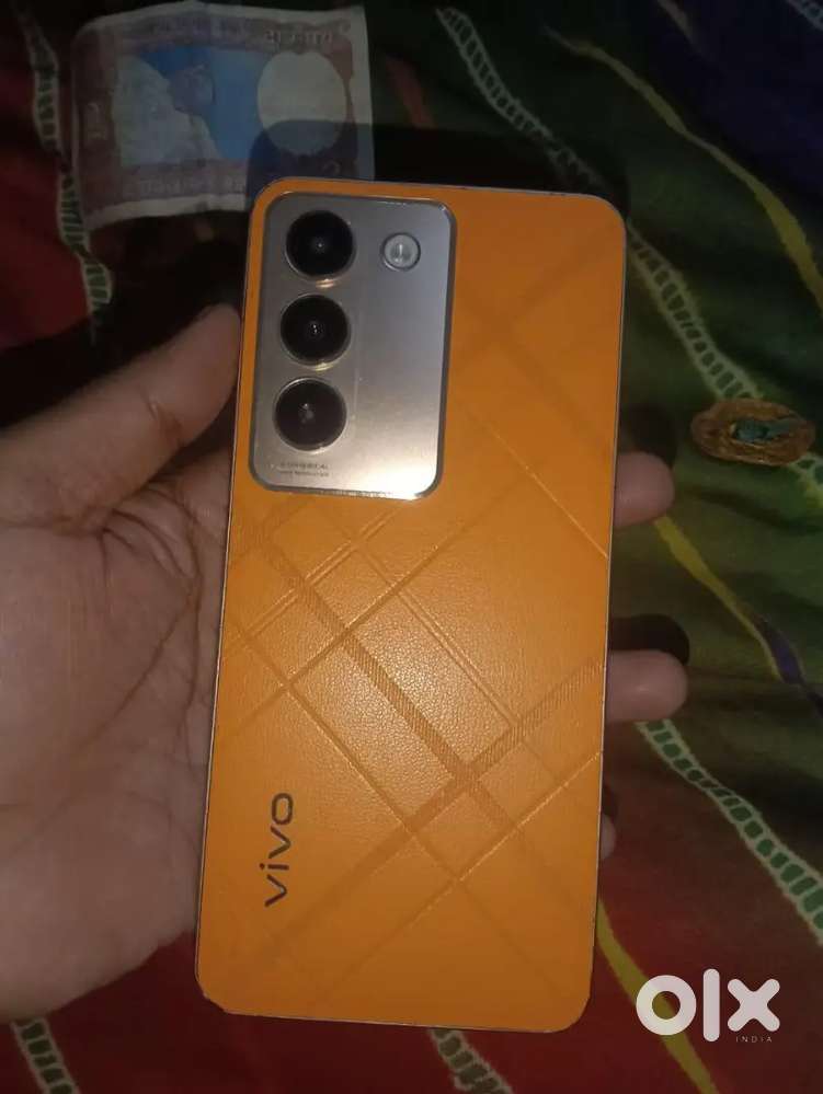 Vivo y200e 5g pH good condition 1years old