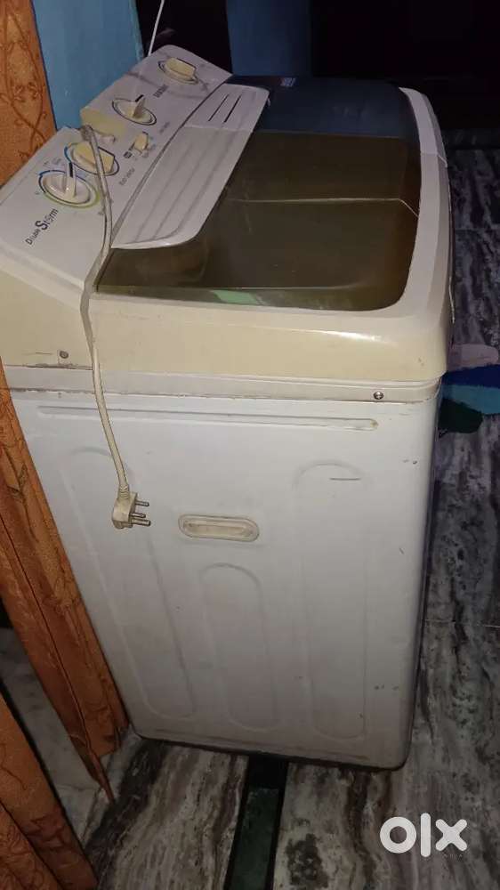 Samsung good running condition WASHING MACHINE