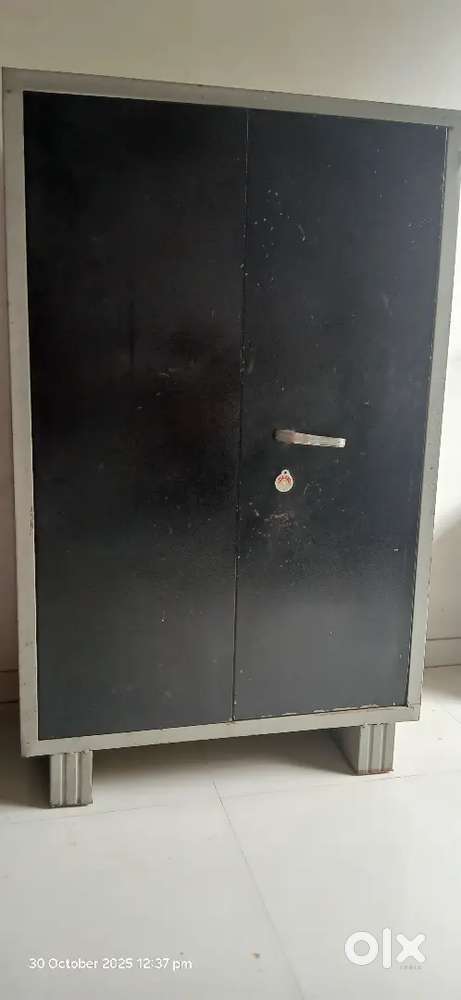 Selling used Wardrobe