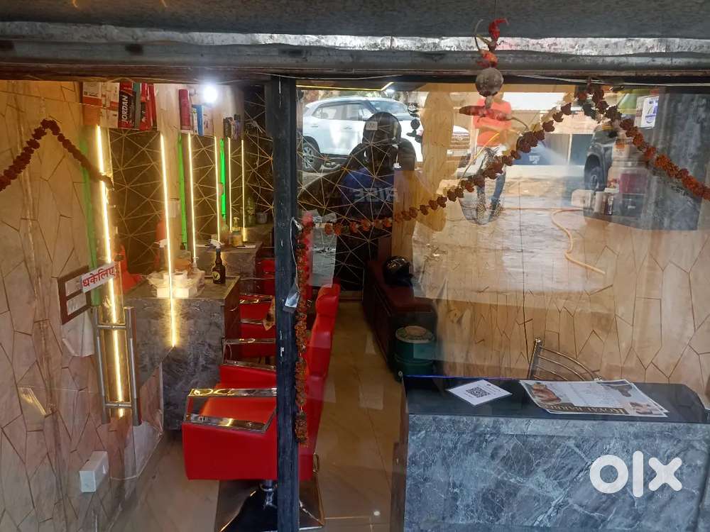 Khonipur gkp mai men sallon mai kaam ke liye 3 adami ki jarrut hai