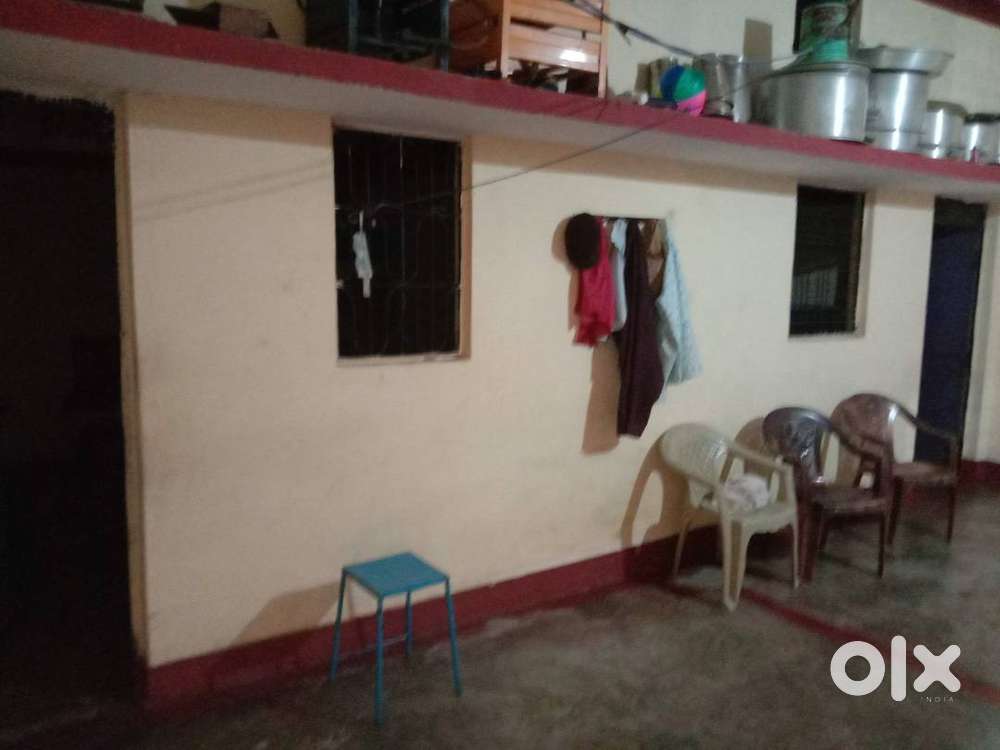 मकान बेचना है