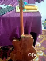 Ye guitar givson ka h