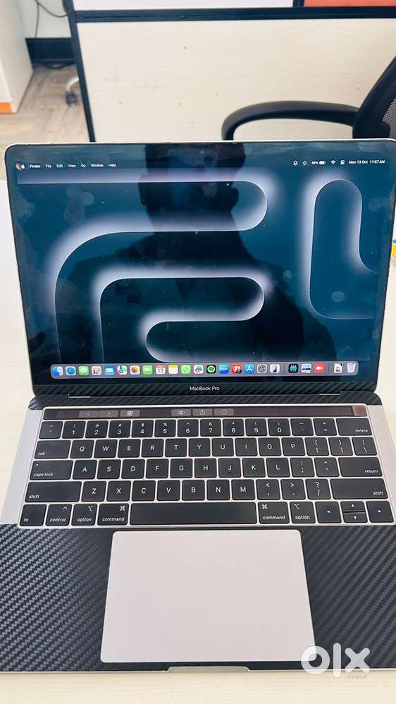 Macbook Pro 2018 13.3 inch, touch bar, core i5