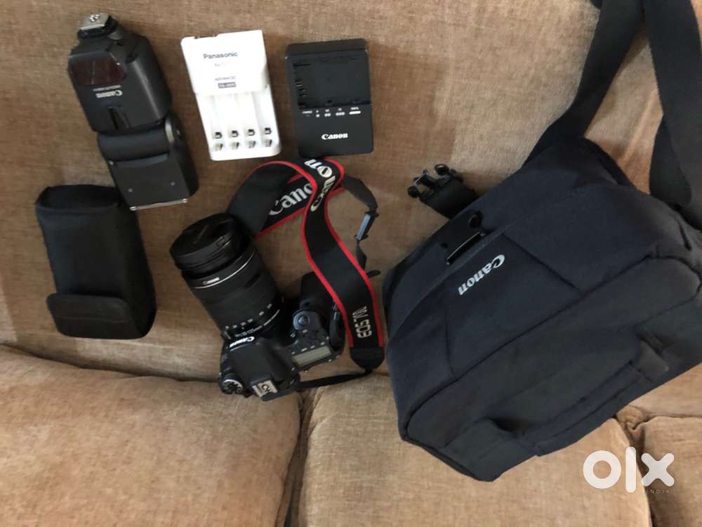 Canon 70D with 18-135mm lens, Speedlite 430EX II (Flash)