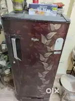 अति शीघ्र बेचना है फ्रिज और वॉशिंग मशीन और ड्रेसिंग टेबल kitchen rake