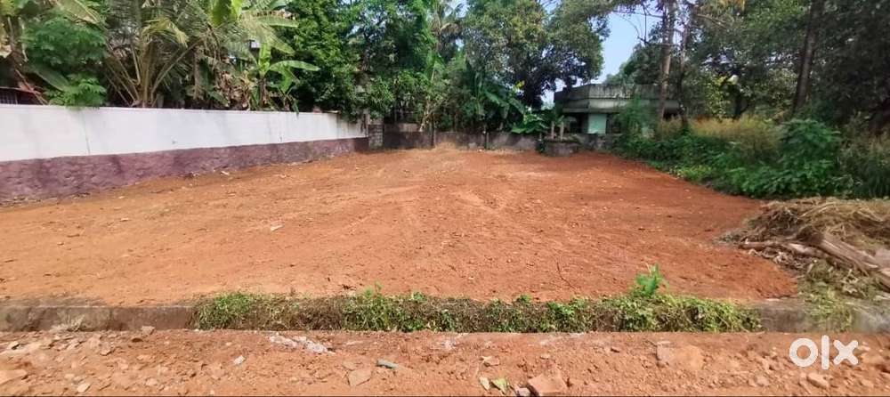 Residential Land for sale -11 cent in ollur, near main road, Thrissur.