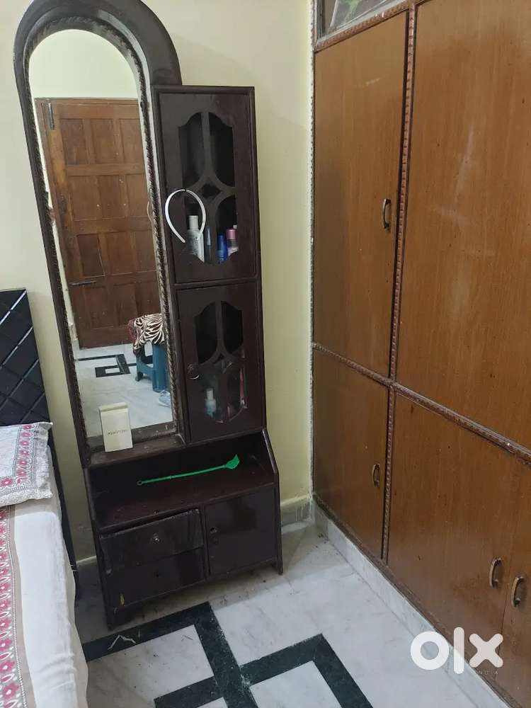 Second hand dressing table