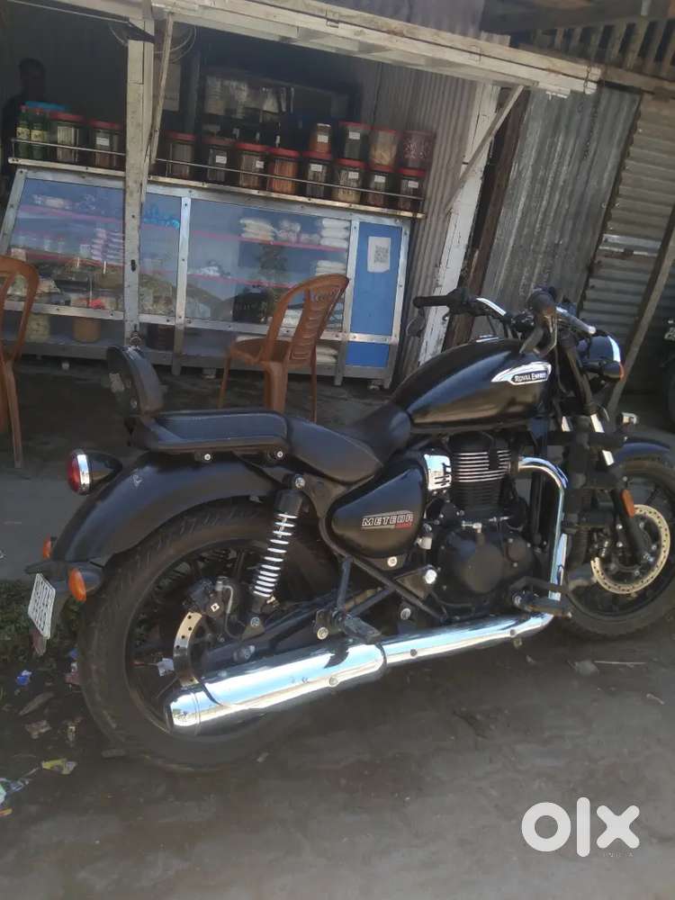 Very good condition... negotiable on table
