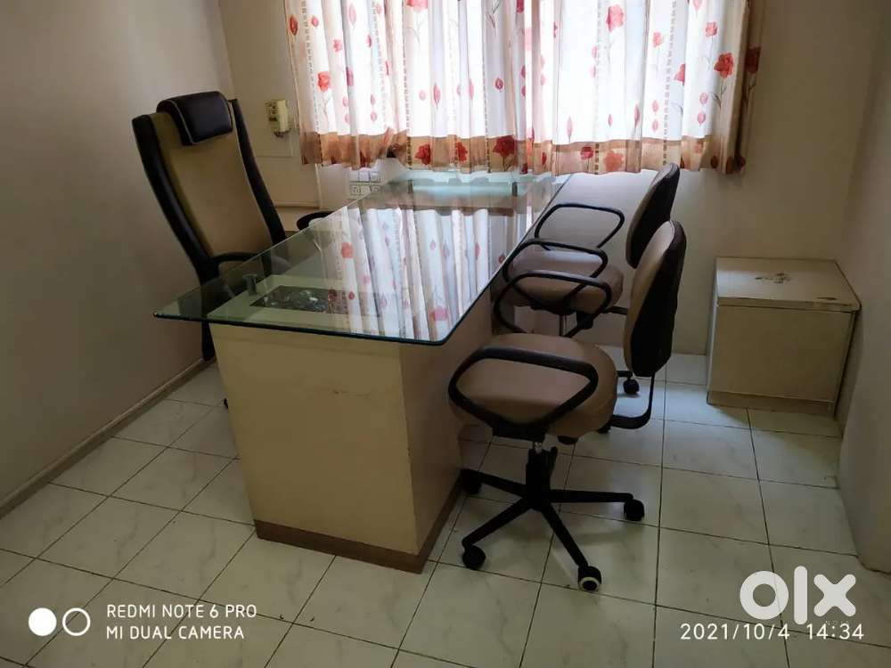 Office For Rent Nr Nanpura Surat no life 3rd Floor