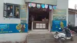 Main road per corner ni shop City na geach vistar ma