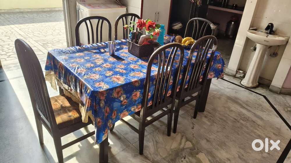 I want to sell my 6 sitter dinning table in good condition