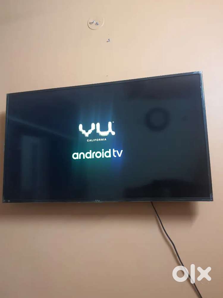 Vu smart TV 43 inch with original remote for sale
