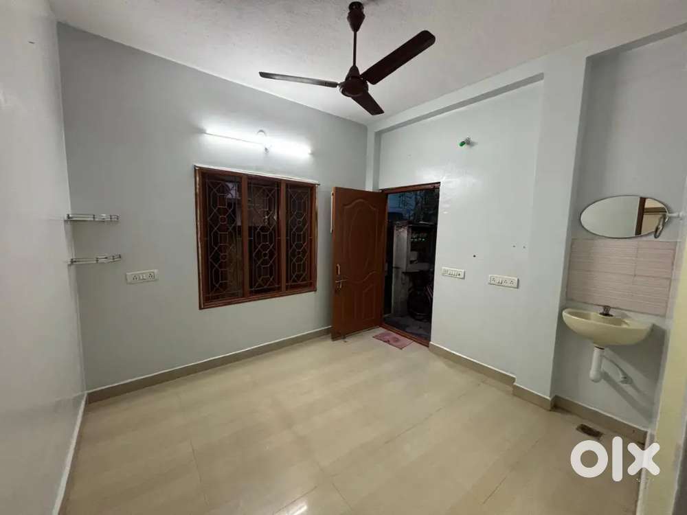 Salamath manzil, 2bhk House in Saligramam