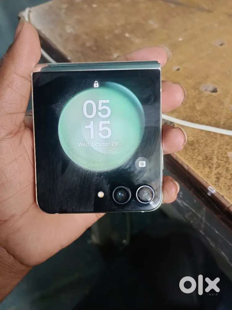 Samsung z flip5 8gb Ram Rom 256