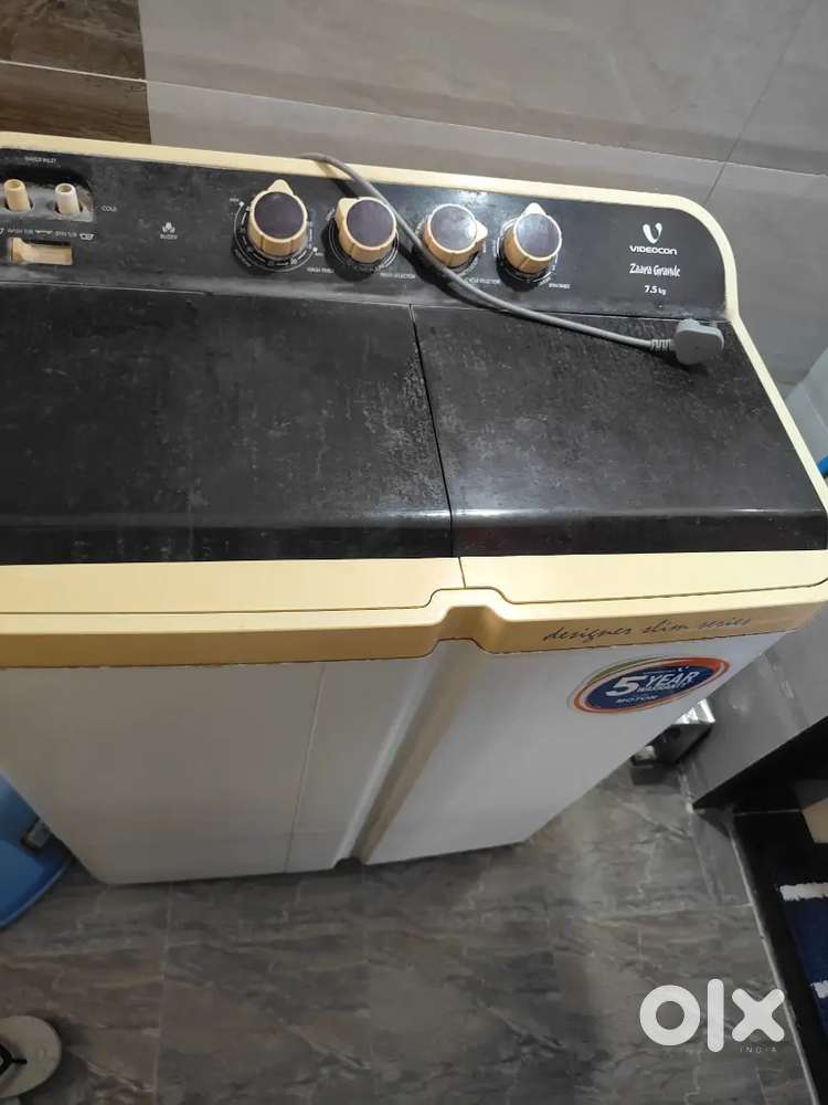 Semi automatic washing machine