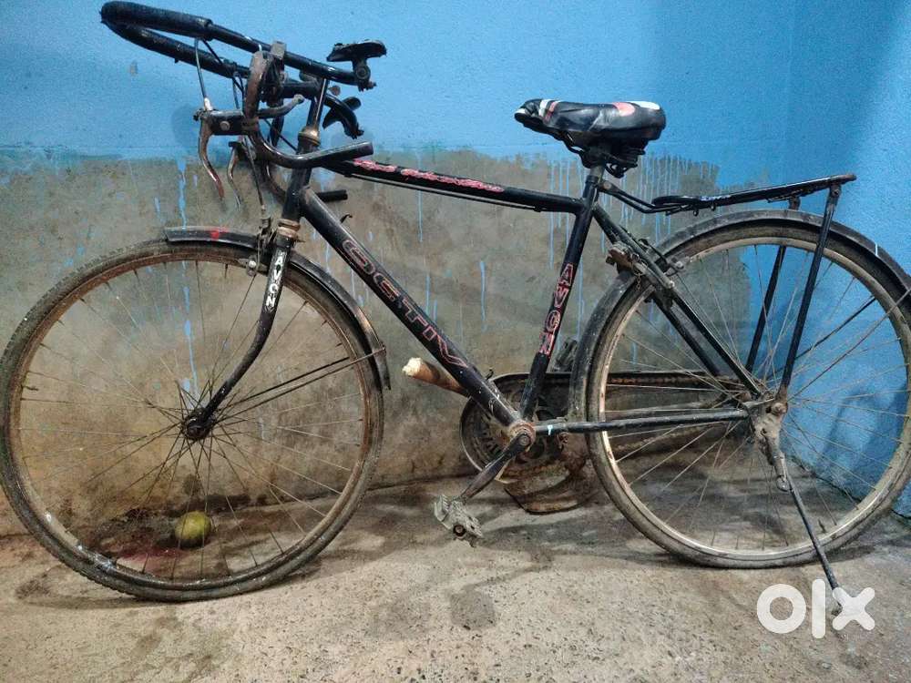 Avon cycle with racing handle selling because not using
