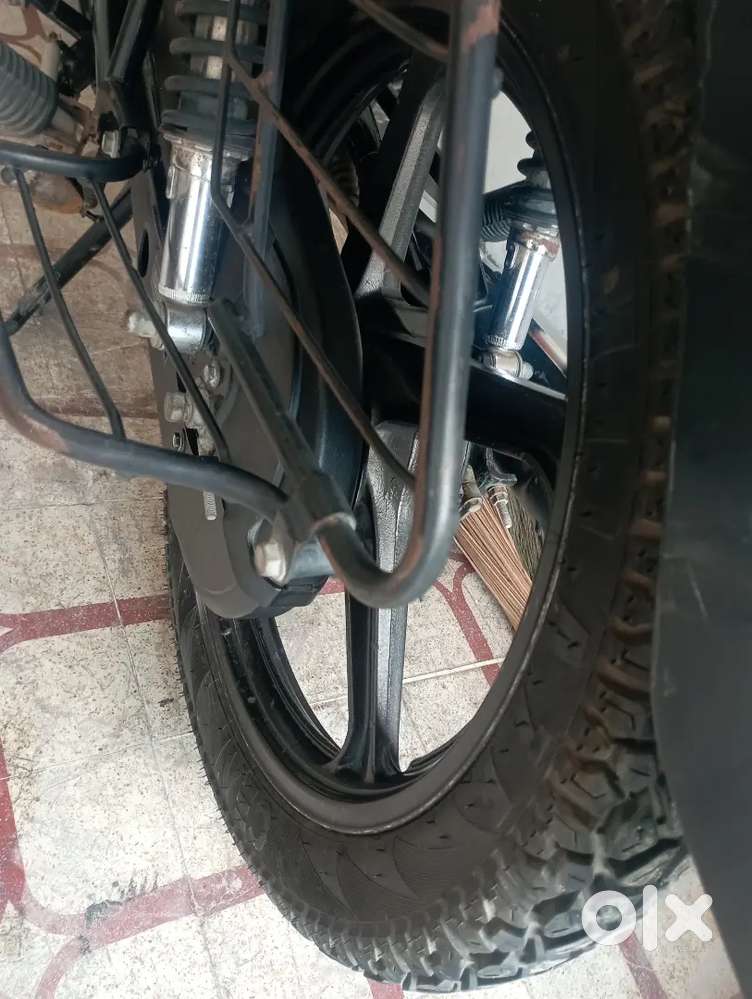 1st owner h bilkul saaf condition h koi kmi nhi h dono tyre new h