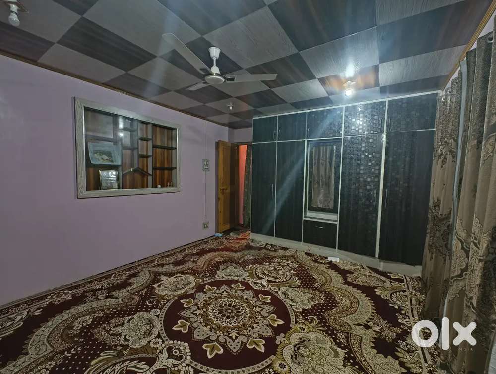 PG acommodation available in Soura, 2.3 kms from SKIMS Soura