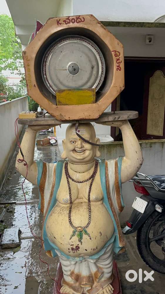 Full working modal machine that sprays rose water in marriages