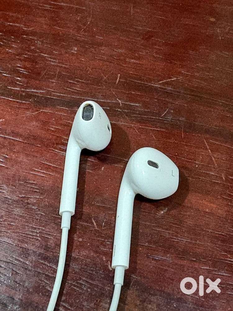 Apple lightning type earphone for sale