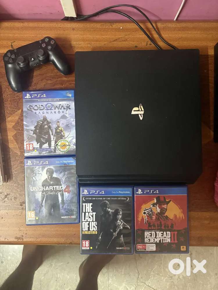 PS4 PRO with CD