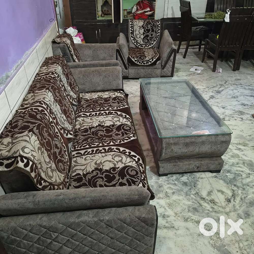 5 seater Sofa set with table