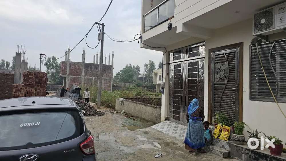 100 gaj plot - sector - 10, noida extension,  authority plot k sath.