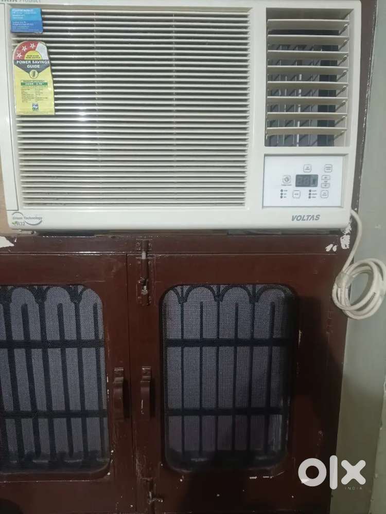 1 ton window AC of voltas