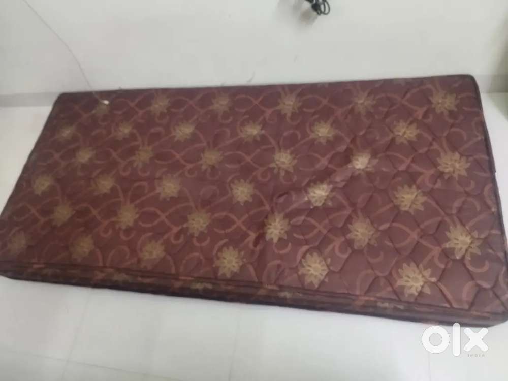 Mattress single size and king size