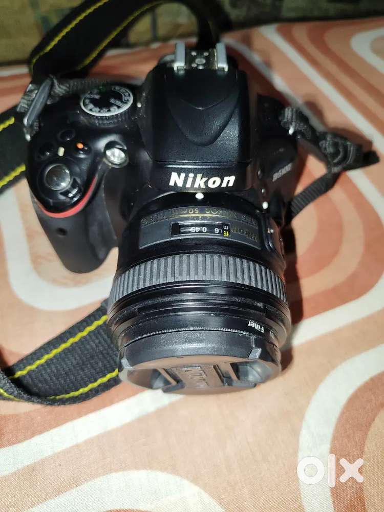 Nikon 5100d DSLR camera