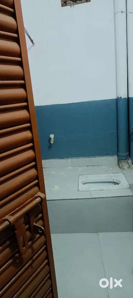 2bhk apartment for Rs.7000,bike parking available