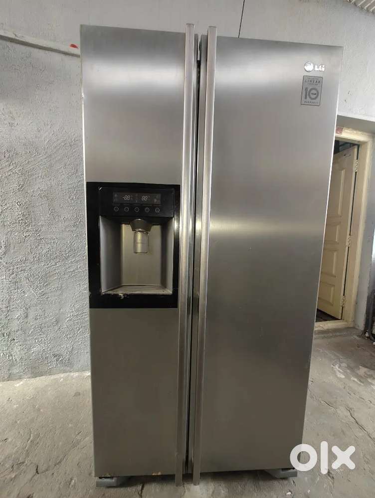L g double door fridge good condition
