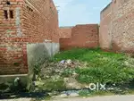 Yah 32 Gaj plot hai iska front Hai 8 foot aur gahrai Hai 36 feat ke
