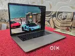 Apple Macbook Pro i7/16/256gb/3.5Gb Graphics  15inch Retina Touchbar