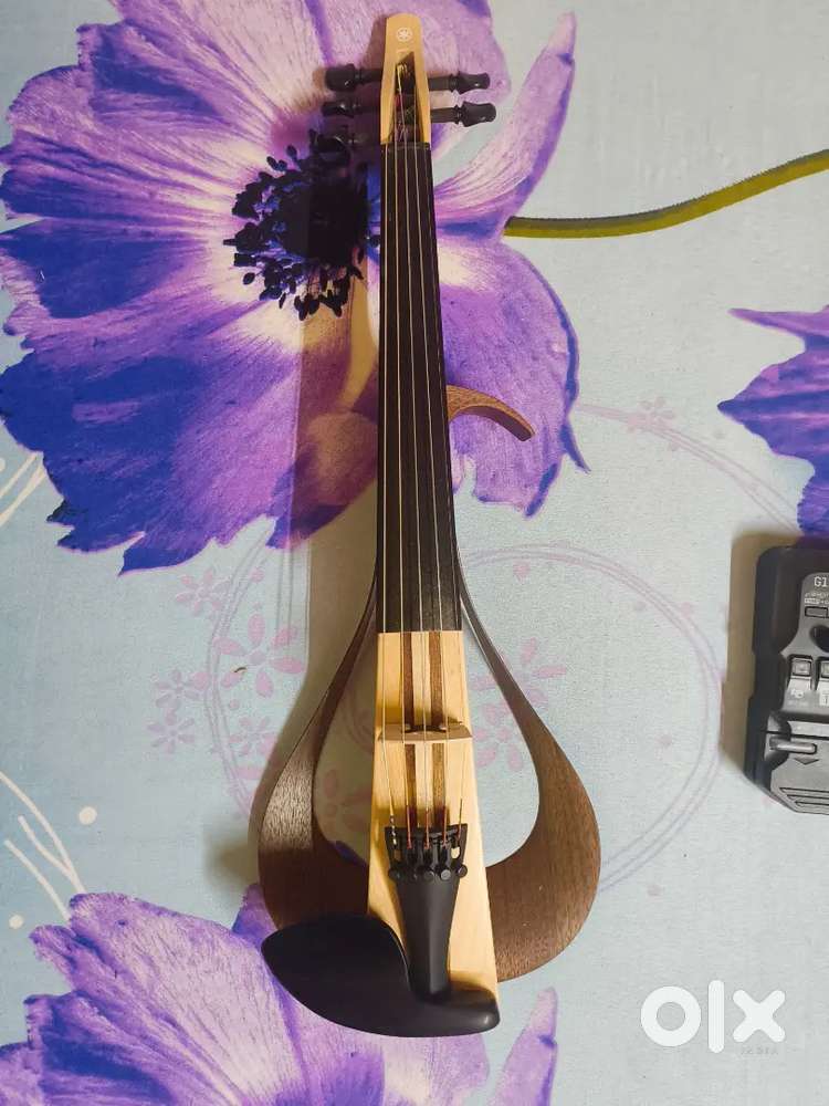 YAMAHA ELECTRIC VIOLIN  SET