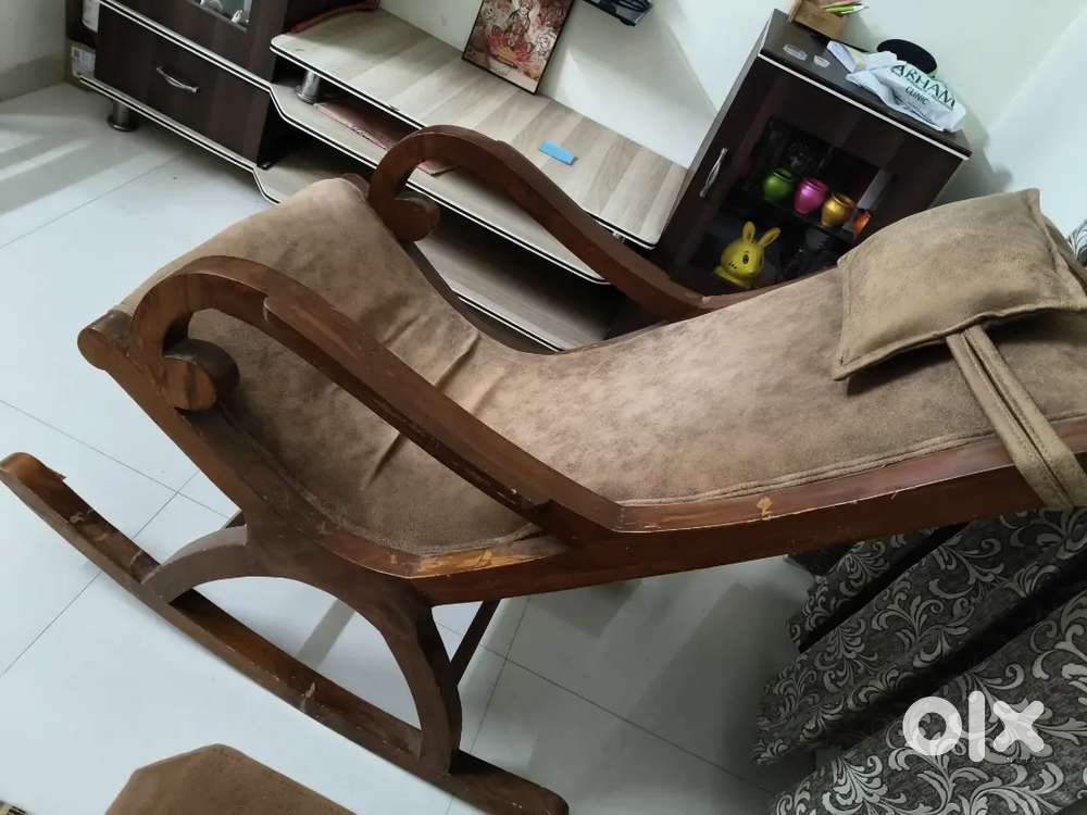 Aaram Chair
