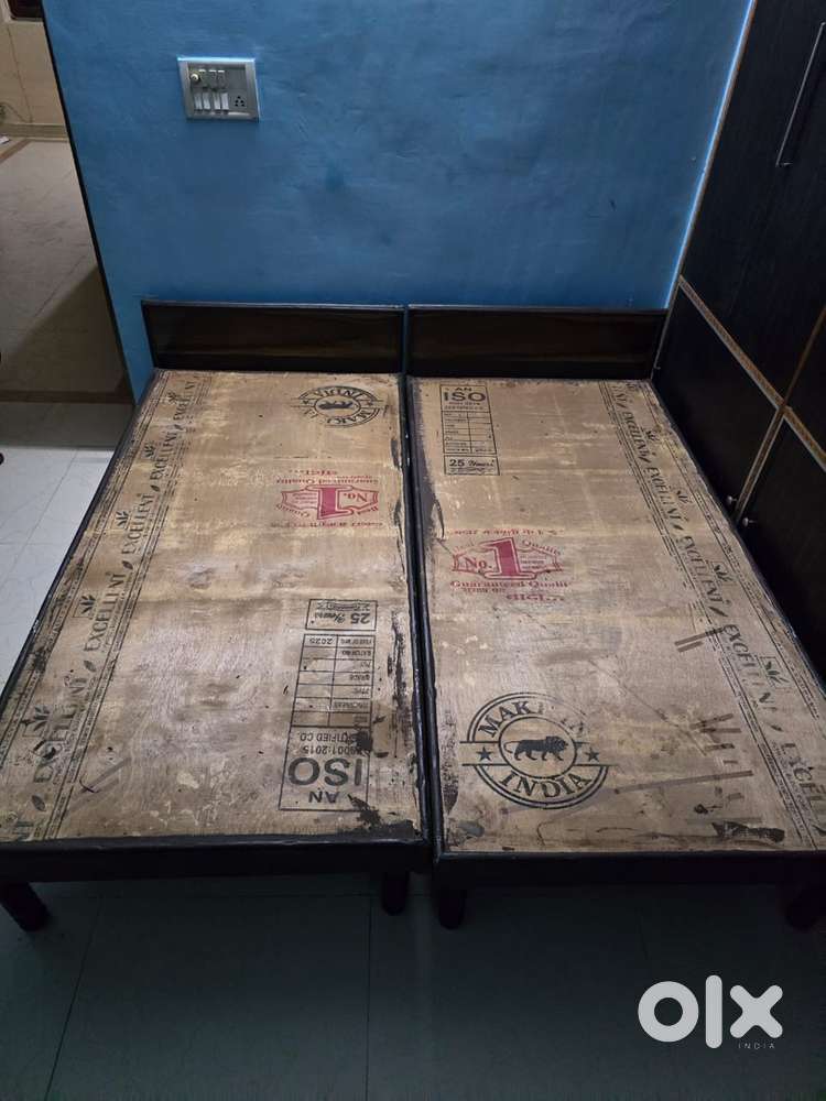 Selling 2 single beds