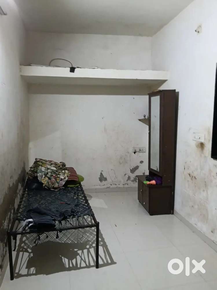 girl rah sakti hai only girls