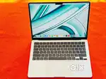 Apple macbook Air M2 chip gold 8/256gb