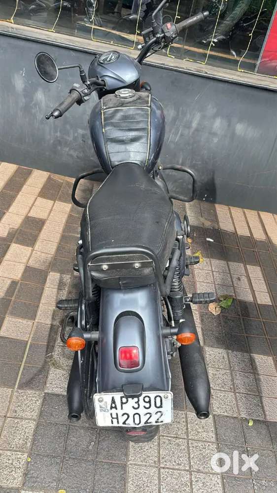 Full condition with showroom track