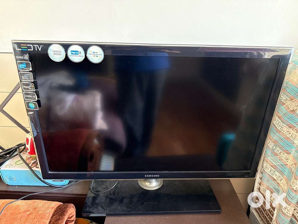 Samsung 32 inch LED TV Cyrstal Design + Amazon Fire stick and remote