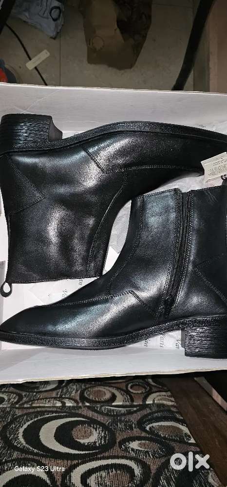 Van Paris Imported leather Boots