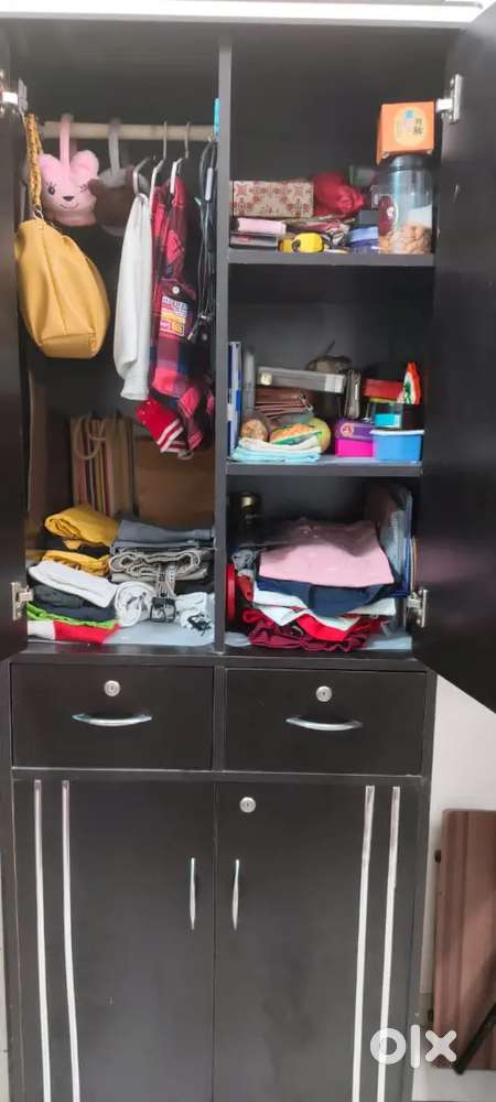 WARDROBE WOODEN ALMIRA