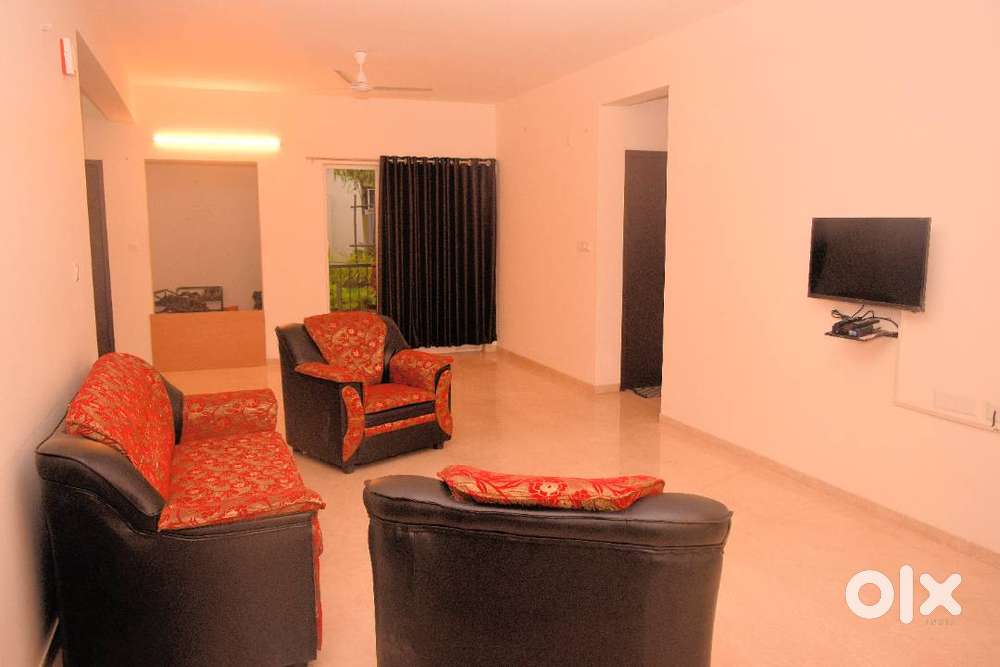 New PG On the Main Road with Great Discount Near OMR Karapakkam